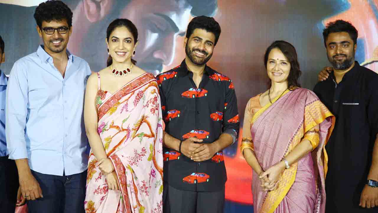 తల్లీకొడుకుల ప్రయాణమిది