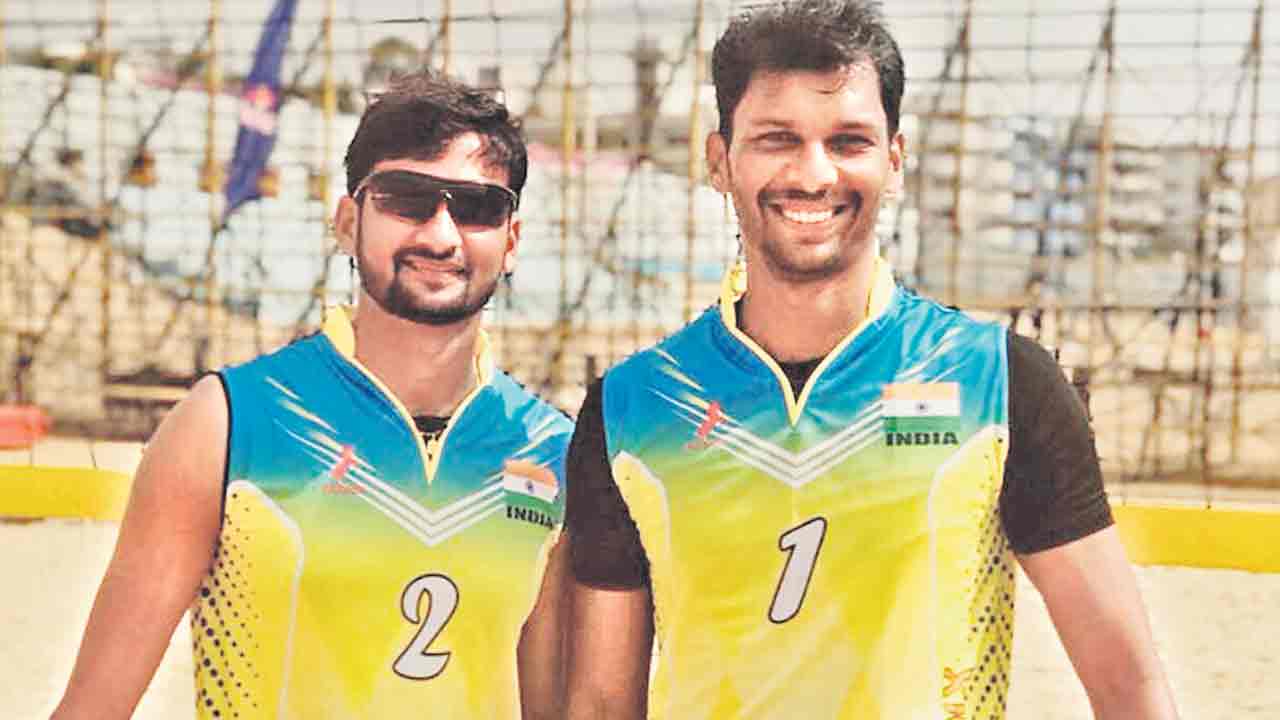 ఆసియా వాలీబాల్‌ టోర్నీకి రాజు, నరేశ్‌