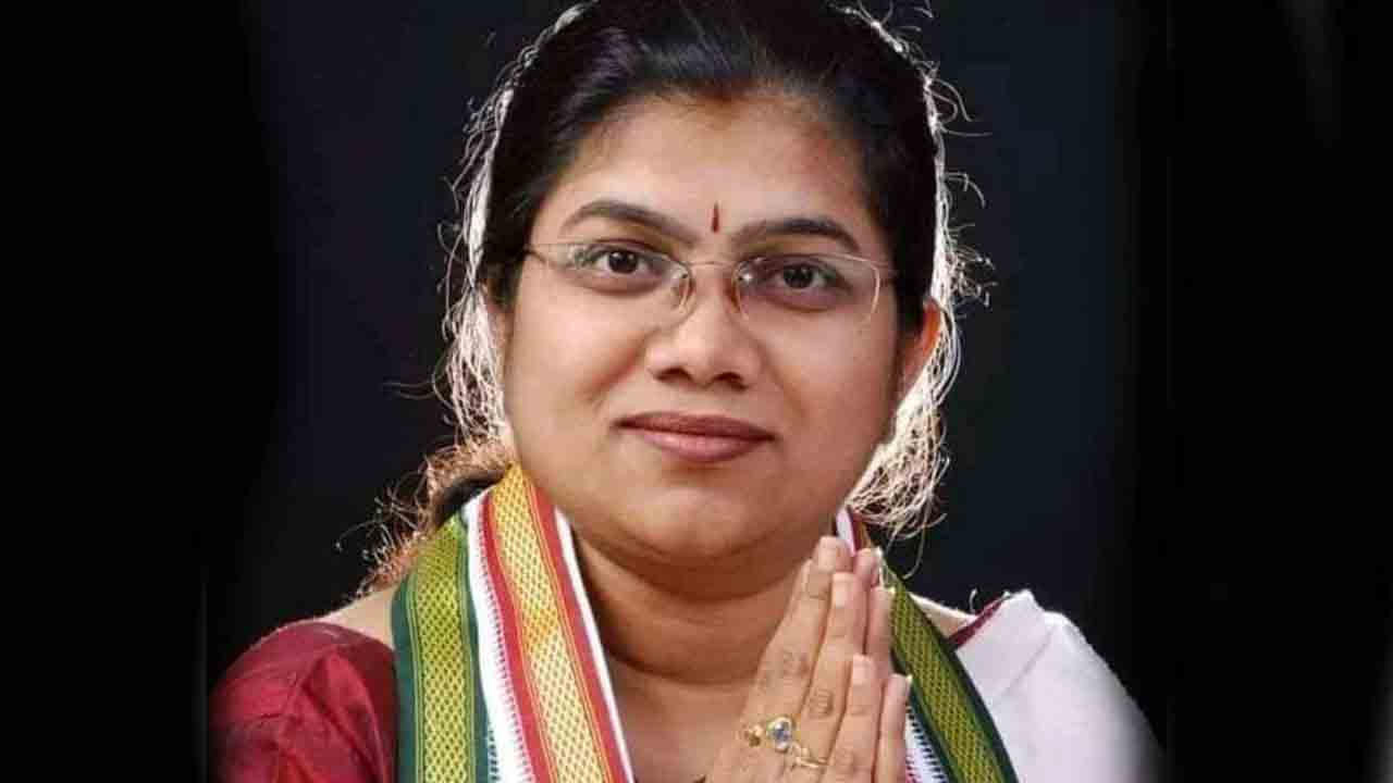 మునుగోడు కాంగ్రెస్ అభ్య‌ర్థిగా పాల్వాయి స్ర‌వంతి