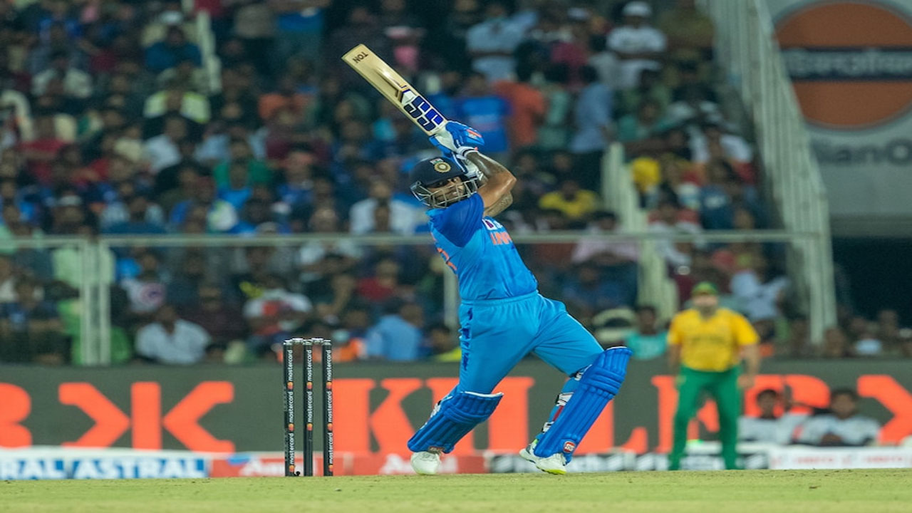 సూర్య కొట్టిన సిక్స‌ర్ చూడాల్సిందే.. వీడియో