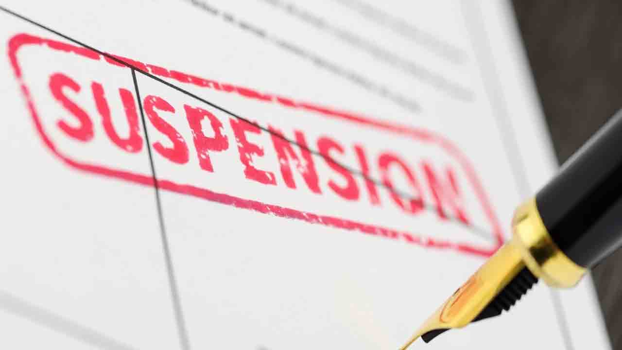 విధుల్లో నిర్లక్ష్యం.. యాదాద్రిలో ఇద్దరు టీచర్లపై సస్పెన్షన్‌ వేటు..!