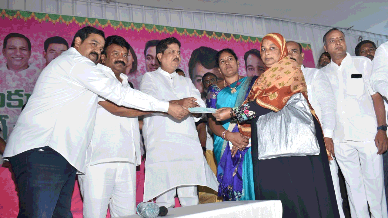 పెన్షన్లు పేదలకు ప్రభుత్వం అందిస్తున్న భరోసా : మంత్రి తలసాని