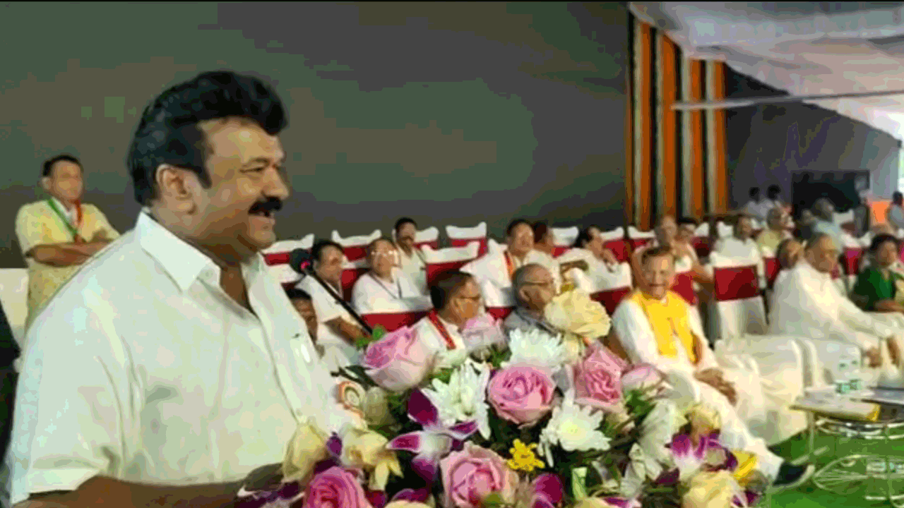 వారికి ఆస్తులను అమ్మడం తప్ప సమస్యలు పరిష్కరించడం తెలియదు : మంత్రి తలసాని