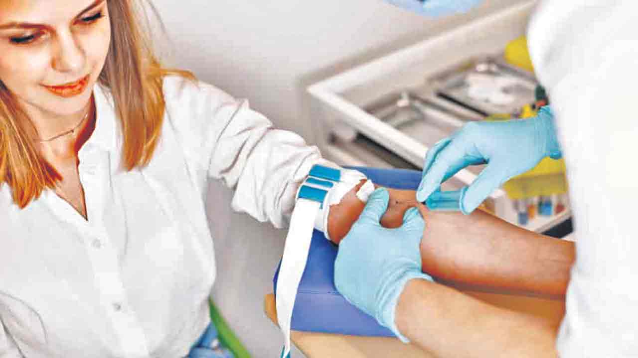 క్యాన్సర్లను పసిగట్టే రక్త పరీక్ష