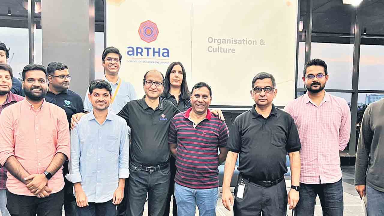 టీ హబ్‌తో ఆర్థ స్కూల్‌ దోస్తీ