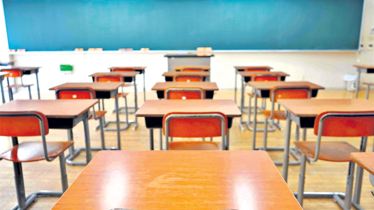 Vasthu Shastra | క్లాస్‌ రూములో పిల్లలు తూర్పు దిక్కు చూడాలా? పడమర వైపు చూడాలా?