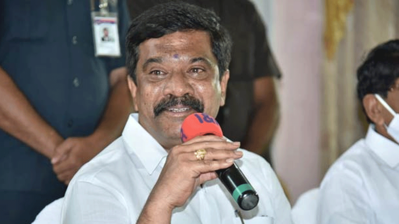 రాజ్‌భ‌వ‌న్‌ను రాజ‌కీయ‌వేదిక‌గా మారుస్తున్నారు:  మంత్రి వేముల‌