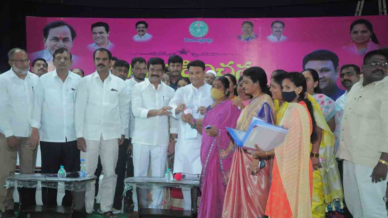 ఇచ్చిన మాట నిలుపుకున్న గొప్ప వ్యక్తి సీఎం కేసీఆర్ : మంత్రి వేముల