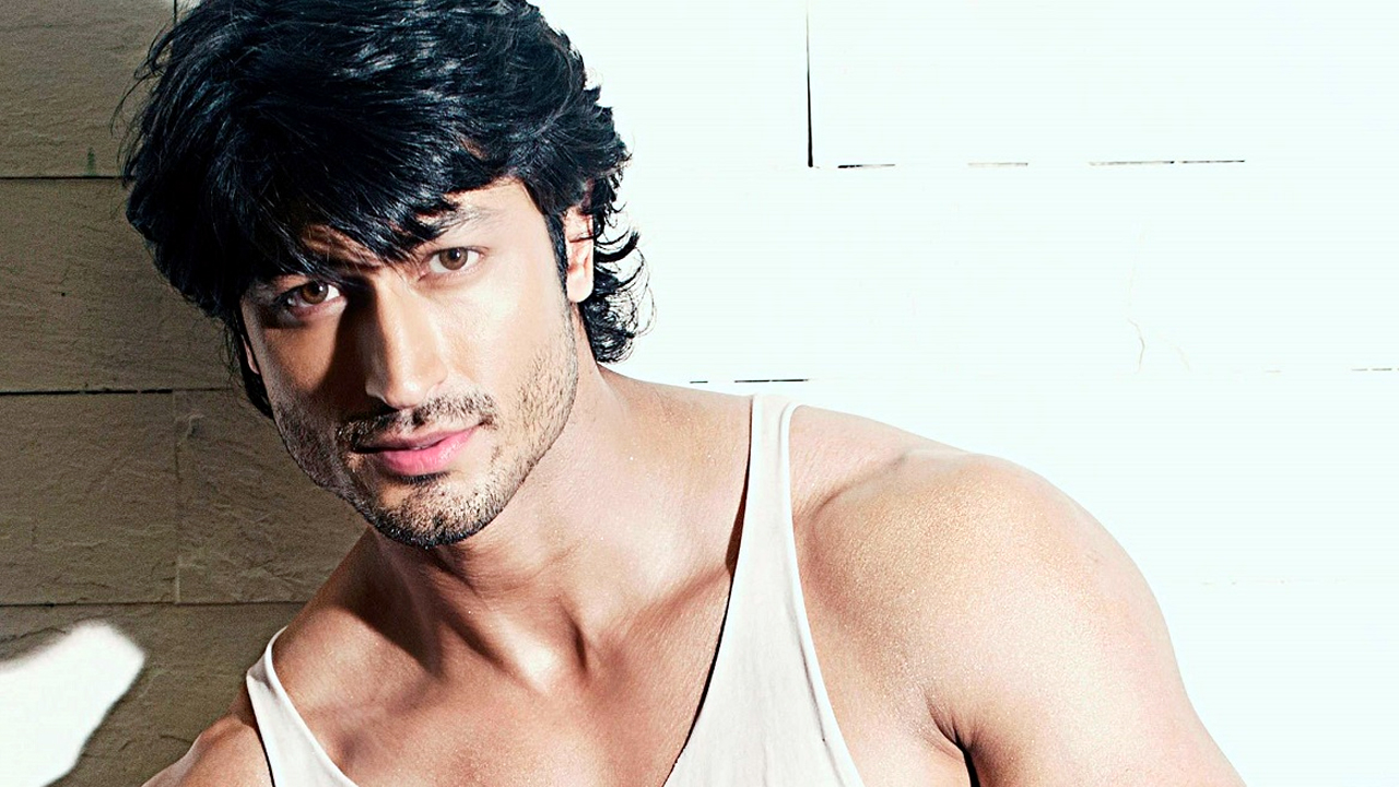 Vidyut Jamwal | ఎన్టీఆర్ విల‌న్‌కి వ‌ర్షాకాలంలో ఈ ఫుడ్ తిన‌డమంటే చాలా ఇష్ట‌మంట !!