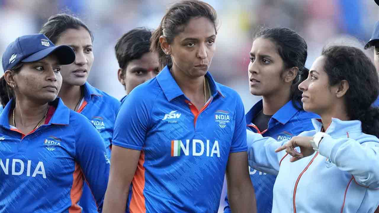 అమ్మాయిల పరాజయం