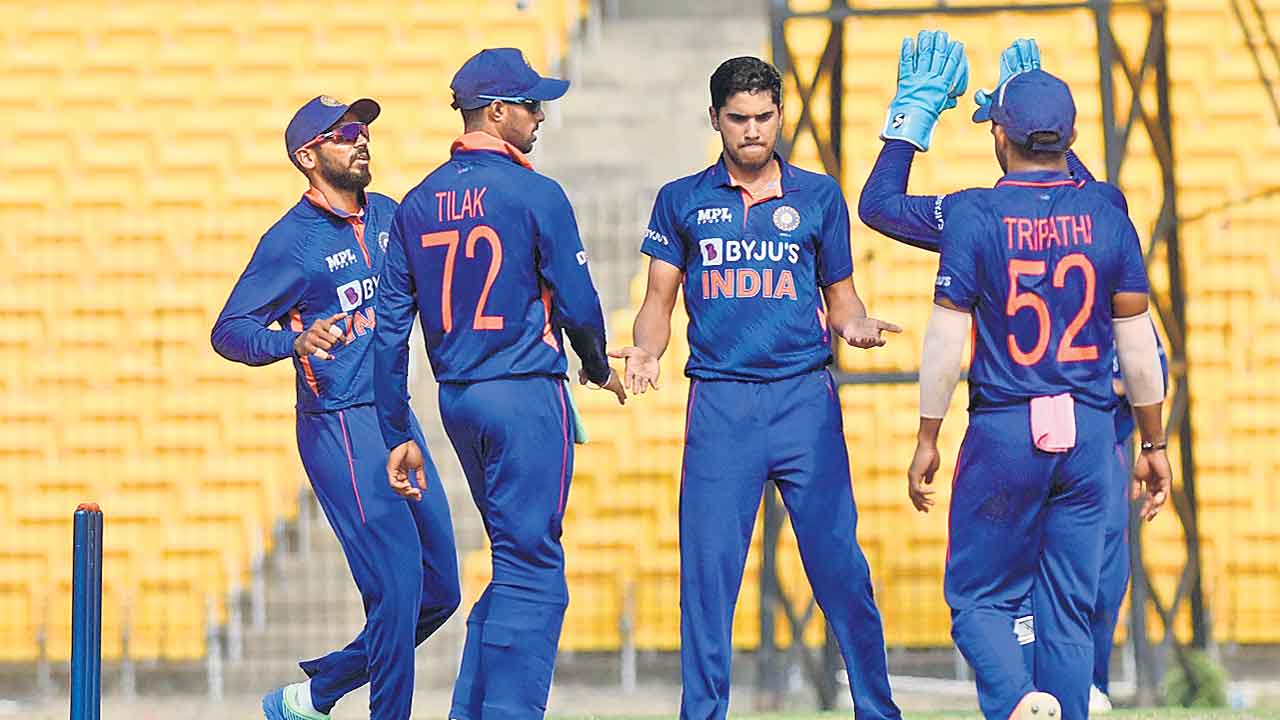 యంగ్‌ఇండియా క్లీన్‌స్వీప్‌