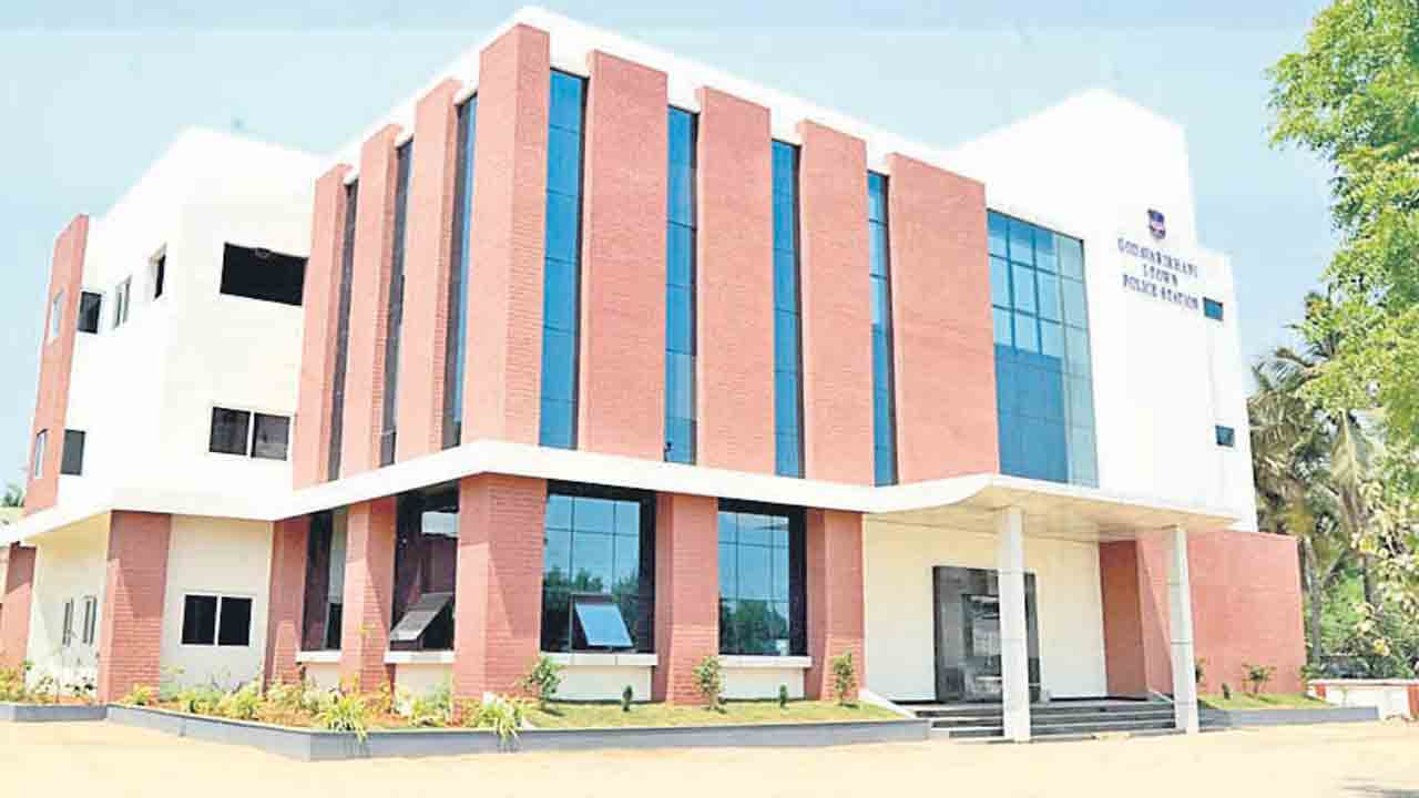 పోలీస్‌ భవనాలు రెడీ