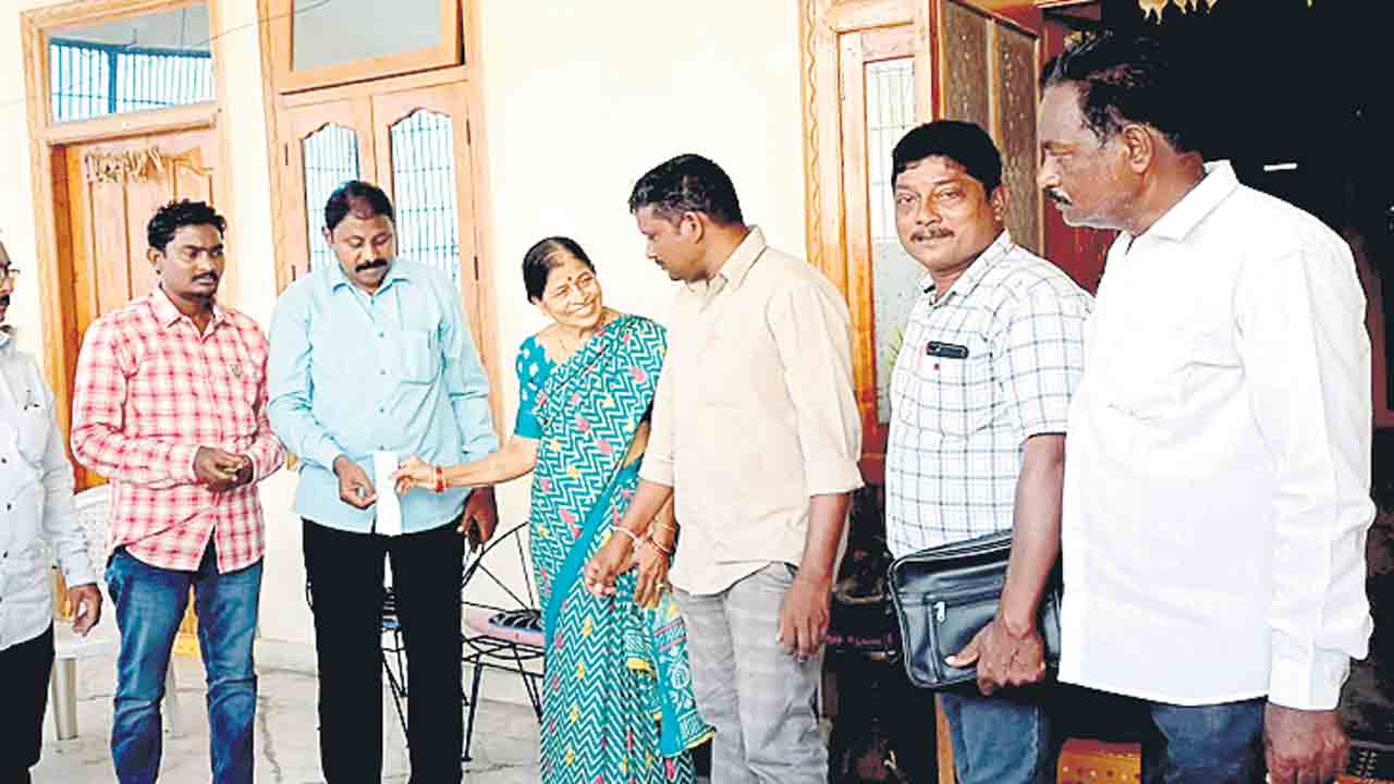 ఇంటింటికీ ఆధార్‌ లింక్‌