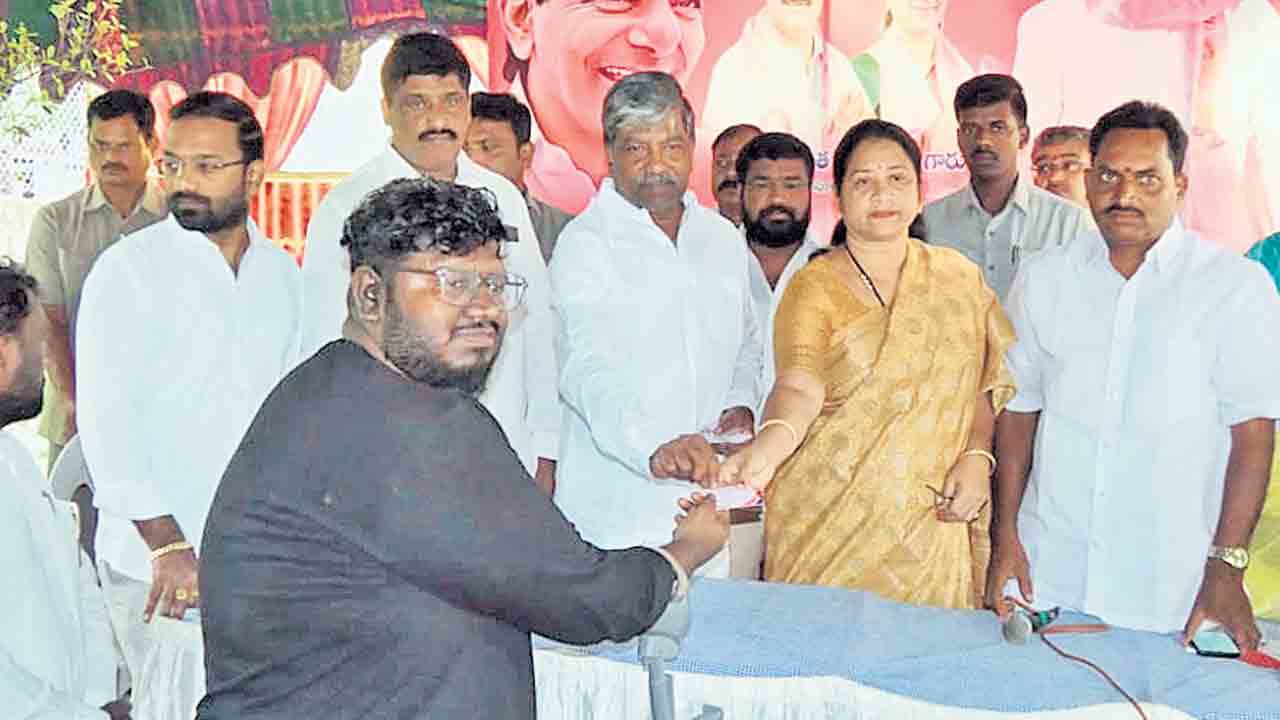 ఆసరాతో నిరుపేదలకు భరోసా