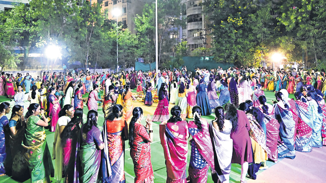 గాయపడిన గుండె దరువు