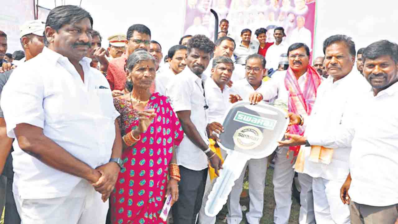 దళిత బంధుతో దేశ పాలకులకు సవాల్‌