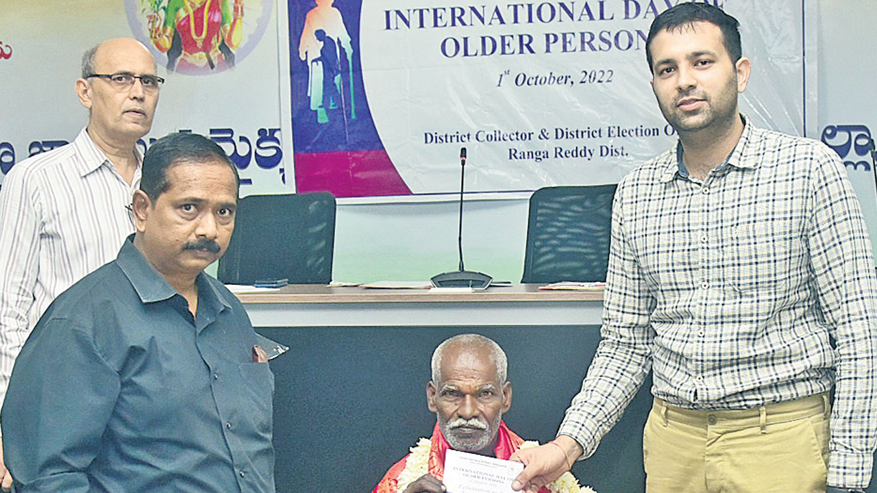 పెద్దల త్యాగాల వల్లే.. నేటి ఈ గౌరవం