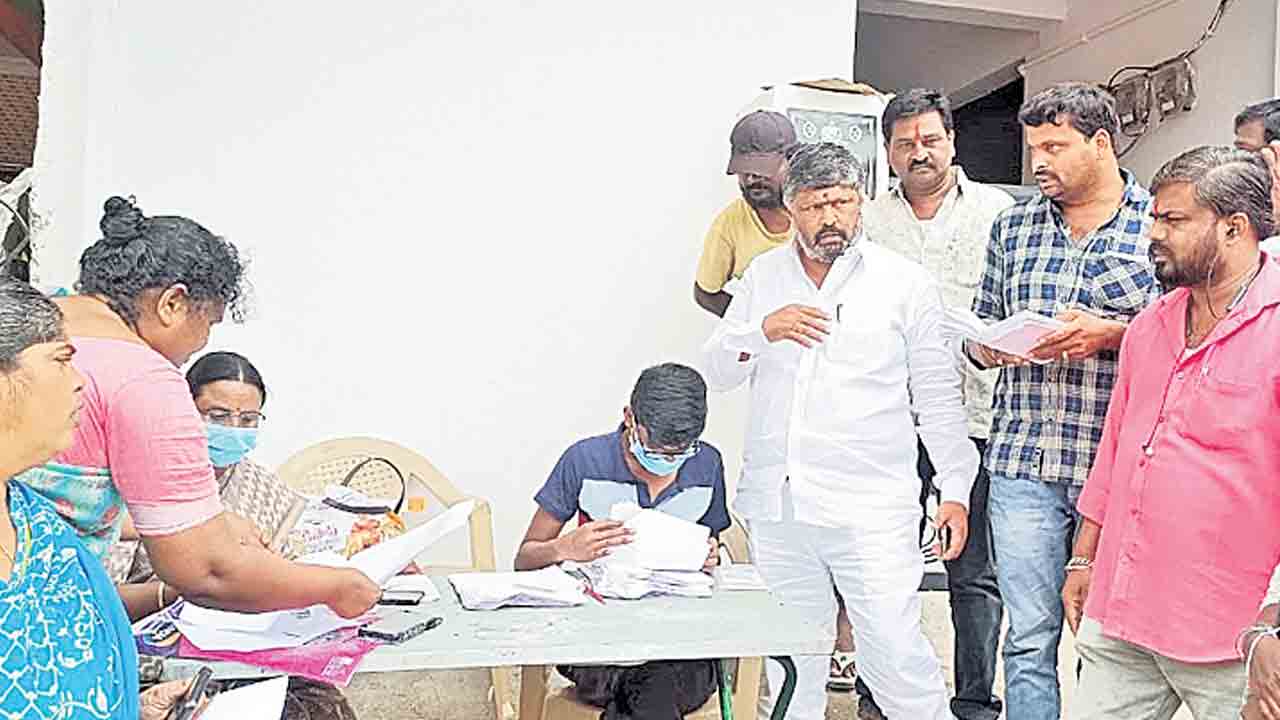 ‘డబుల్‌’ దరఖాస్తుల పరిశీలన ముమ్మరం..