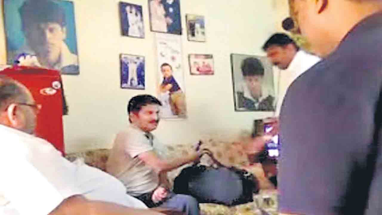 నాడు చంద్రబాబు.. నేడు ఢిల్లీ బాబులు