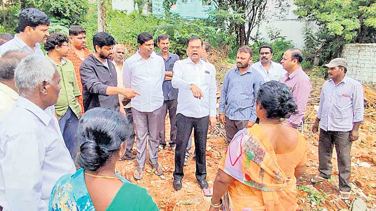 పాములబస్తీలో పార్కు ఏర్పాటుకు కృషి