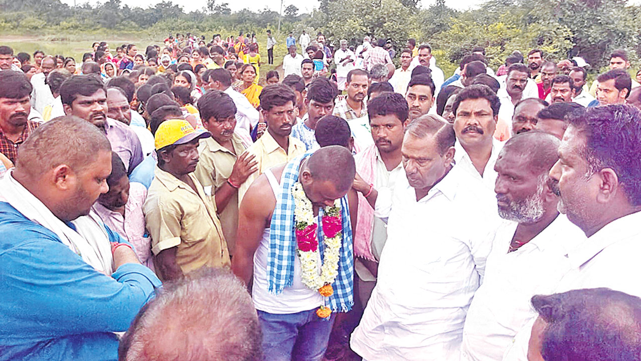 బాధితులకు ఆపన్నహస్తం