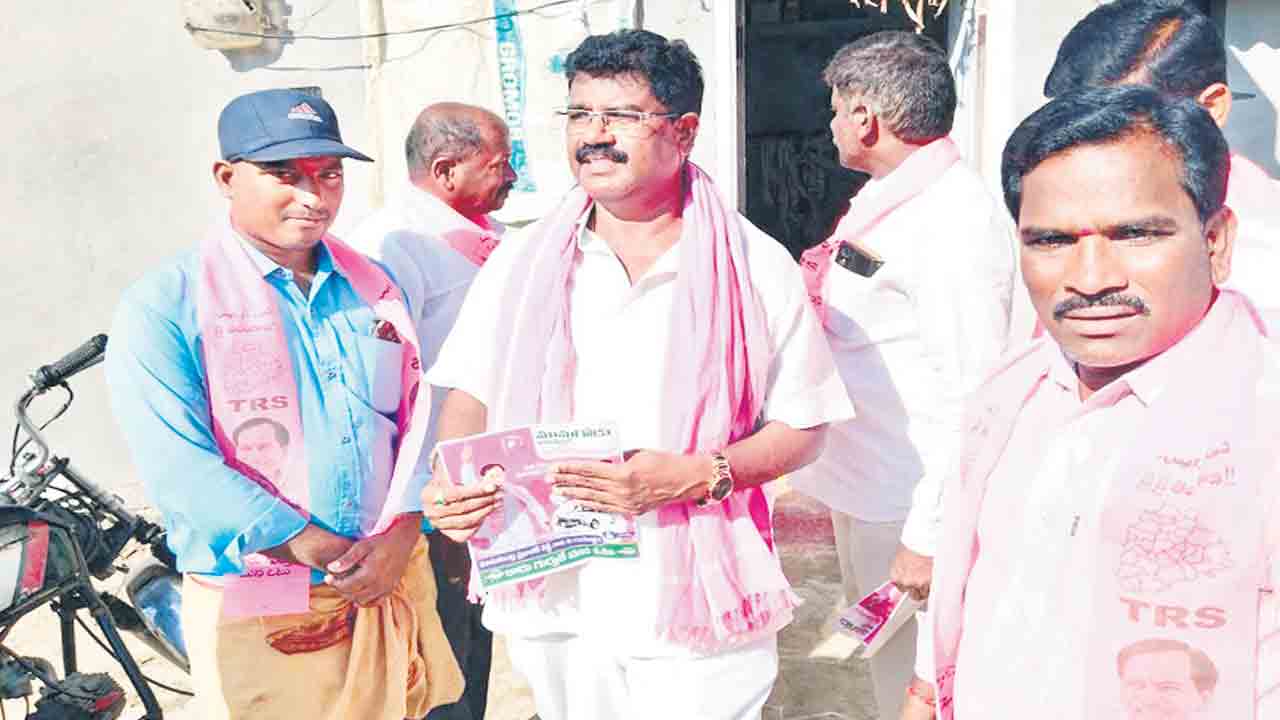 మునుగోడులో జిల్లా నేతల ప్రచారం