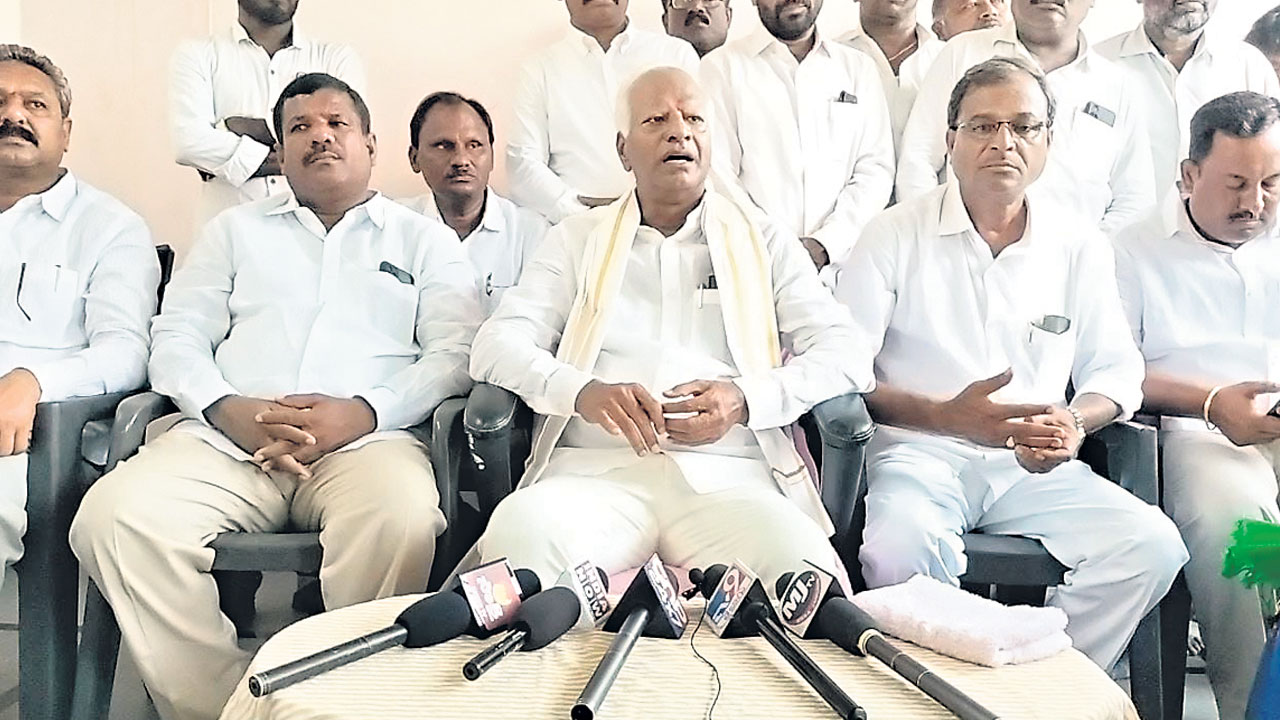 బీజేపీ.. దద్దమ్మ సర్కారు