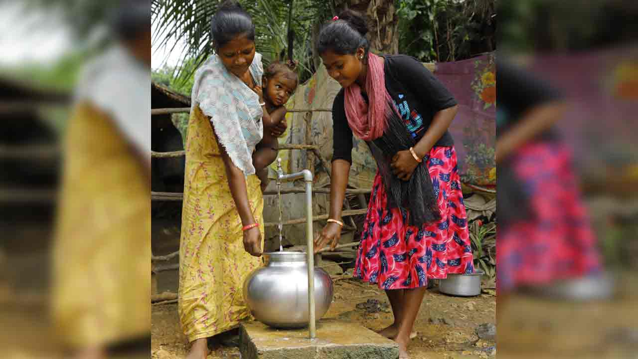 పొరుగు రాష్ర్టాల నుంచి తెలంగాణకు గొత్తికోయల వలస