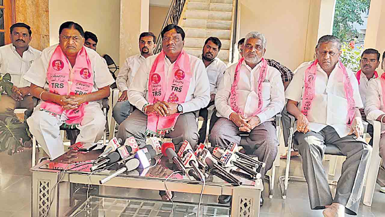 గొంతులో ప్రాణం ఉన్నంత వరకూ టీఆర్‌ఎస్‌లోనే..