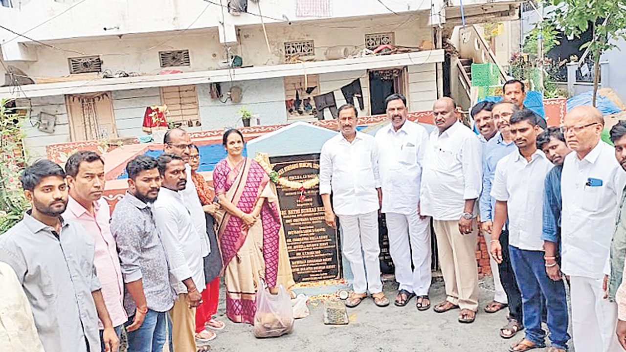 కాలనీల అభివృద్ధే ధ్యేయంగా కృషి