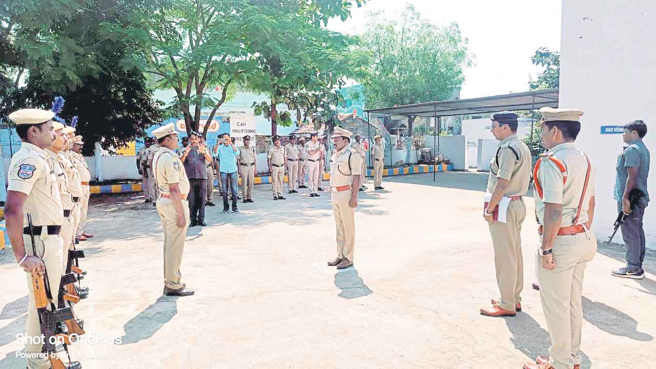 రైతులను మోసగిస్తే కఠిన చర్యలు