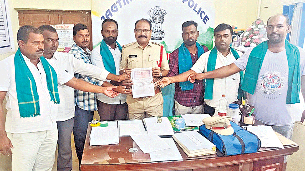 పసుపు బోర్డు తెస్తానని ఎంపీ దగా