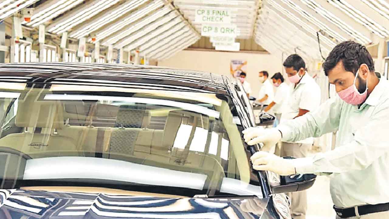 దిగుమతి సుంకాలు తగ్గించండి!