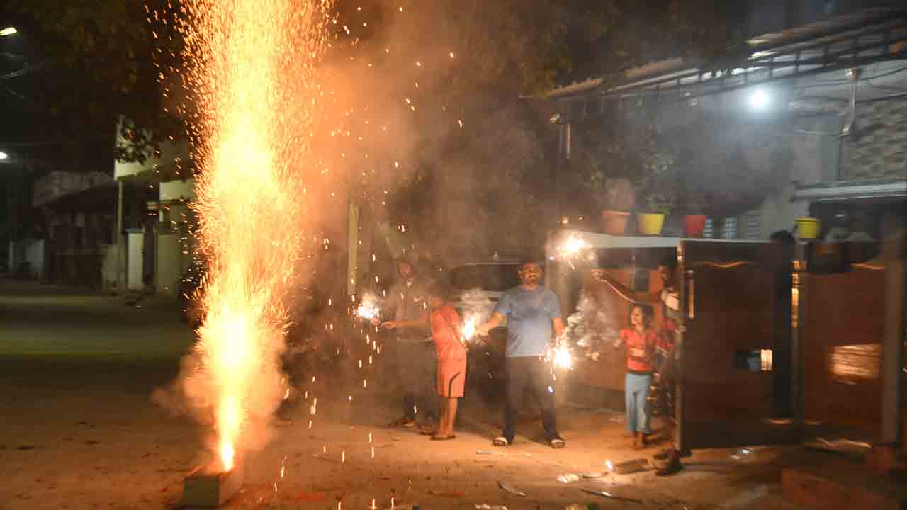 నింగినంటిన దీపావళి