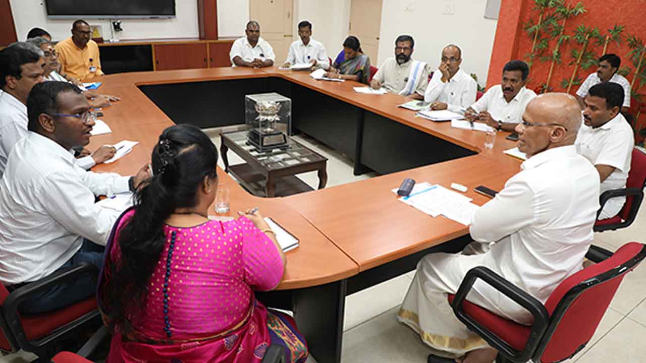 తిరుపతిలో కార్తీక  దీపోత్సవాల నిర్వహ‌ణ‌కు ఏర్పాట్లు : టీటీడీ ఈవో