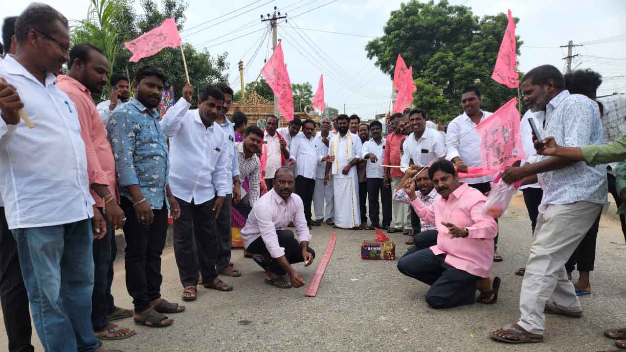 BRS | బీ(టీ)ఆర్‌ఎస్‌ నిర్ణయాన్ని స్వాగతిస్తూ తెలంగాణ వ్యాప్తంగా సంబరాలు