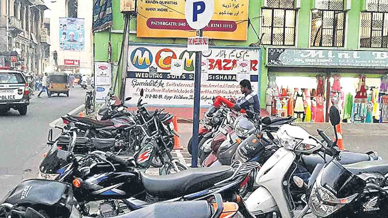 వాణిజ్య సముదాయాలకు ..పక్కాగా పార్కింగ్‌ ఉండాలి