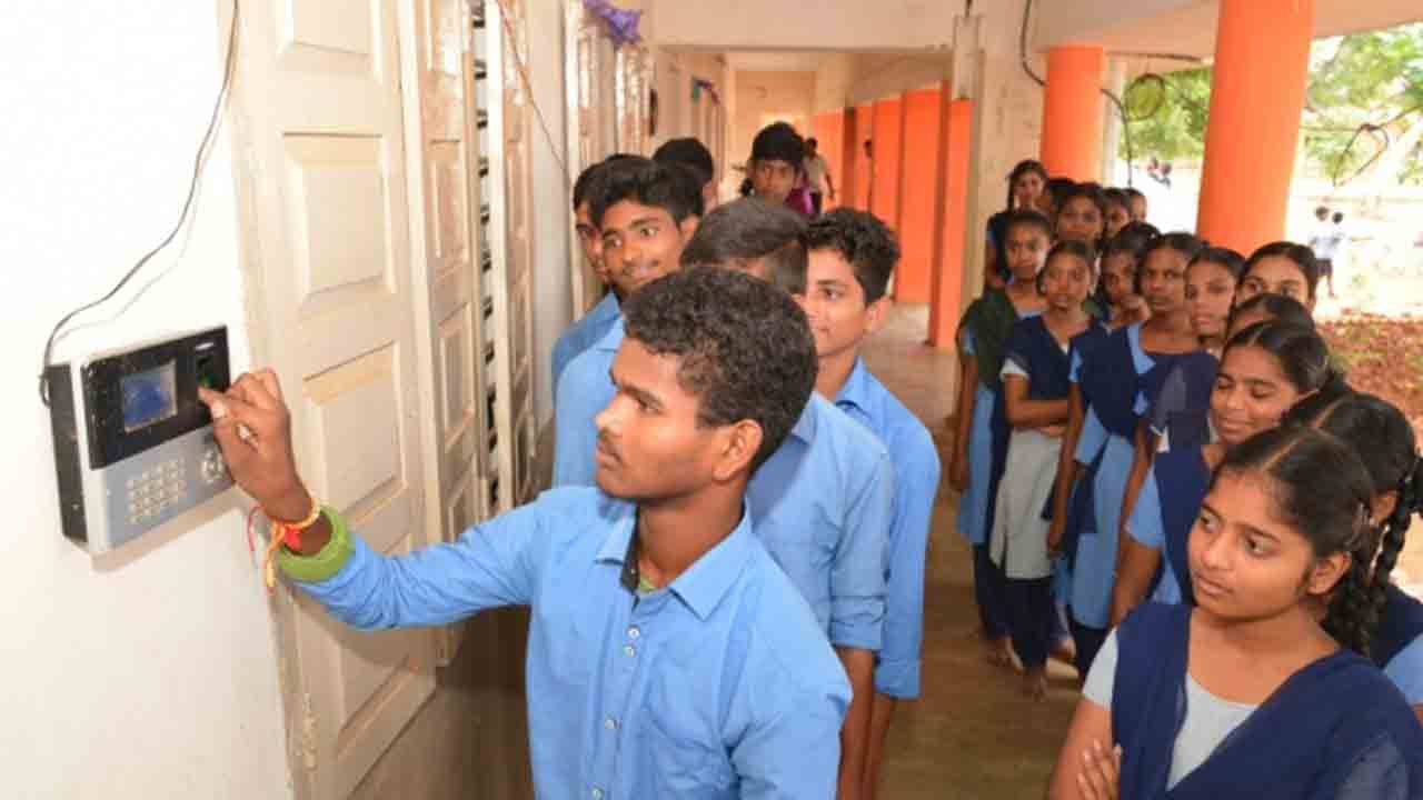 భయోమెట్రిక్‌.. డుమ్మాలకు చెక్‌!