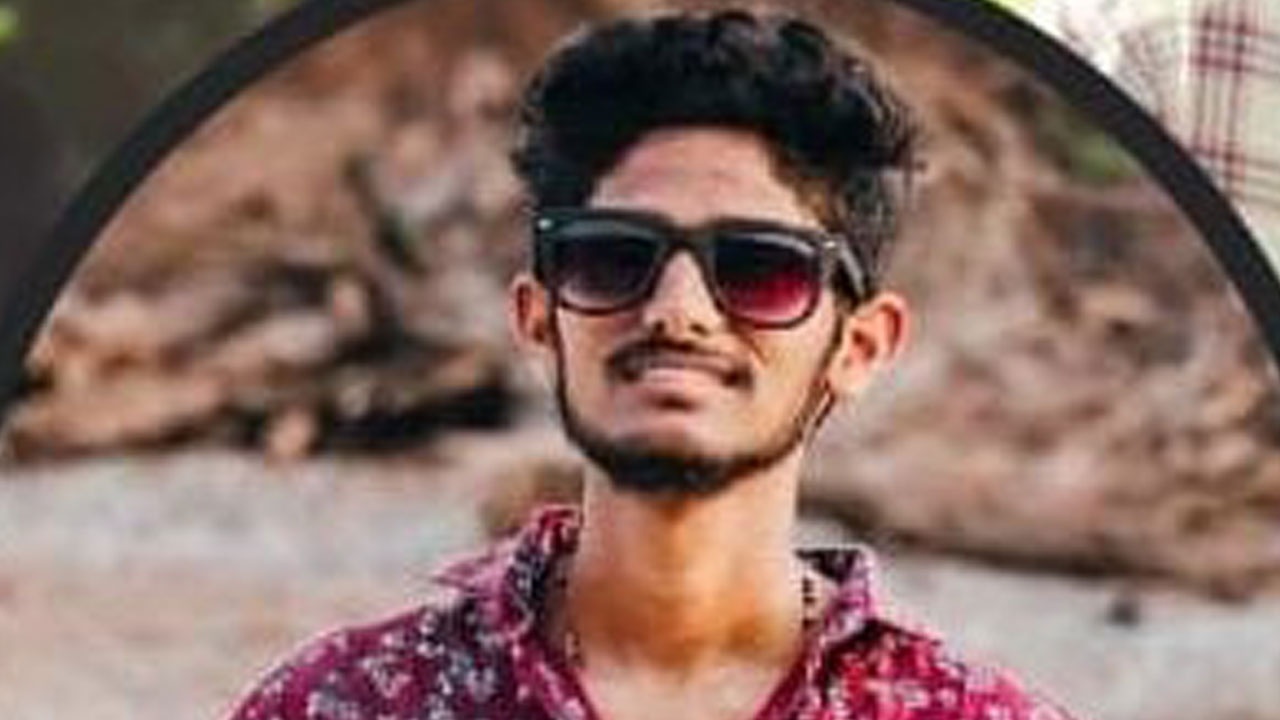 కాలేజీకి వెళ్లొస్తూ మృత్యుఒడికి