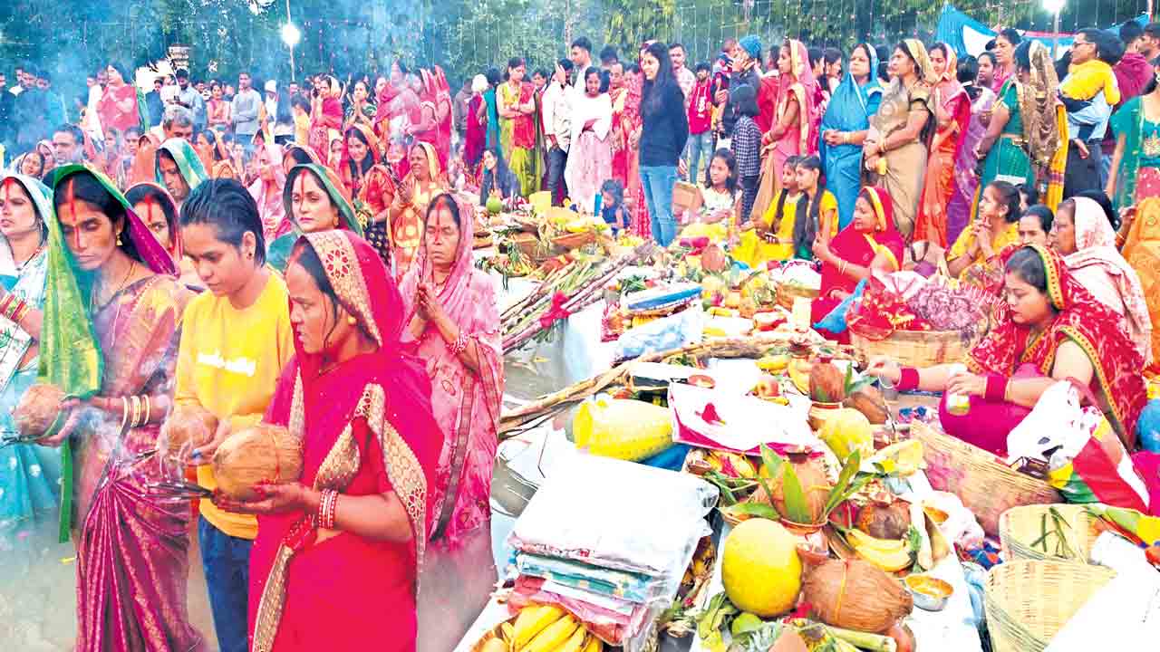 వైభవంగా ఛత్ పూజలు