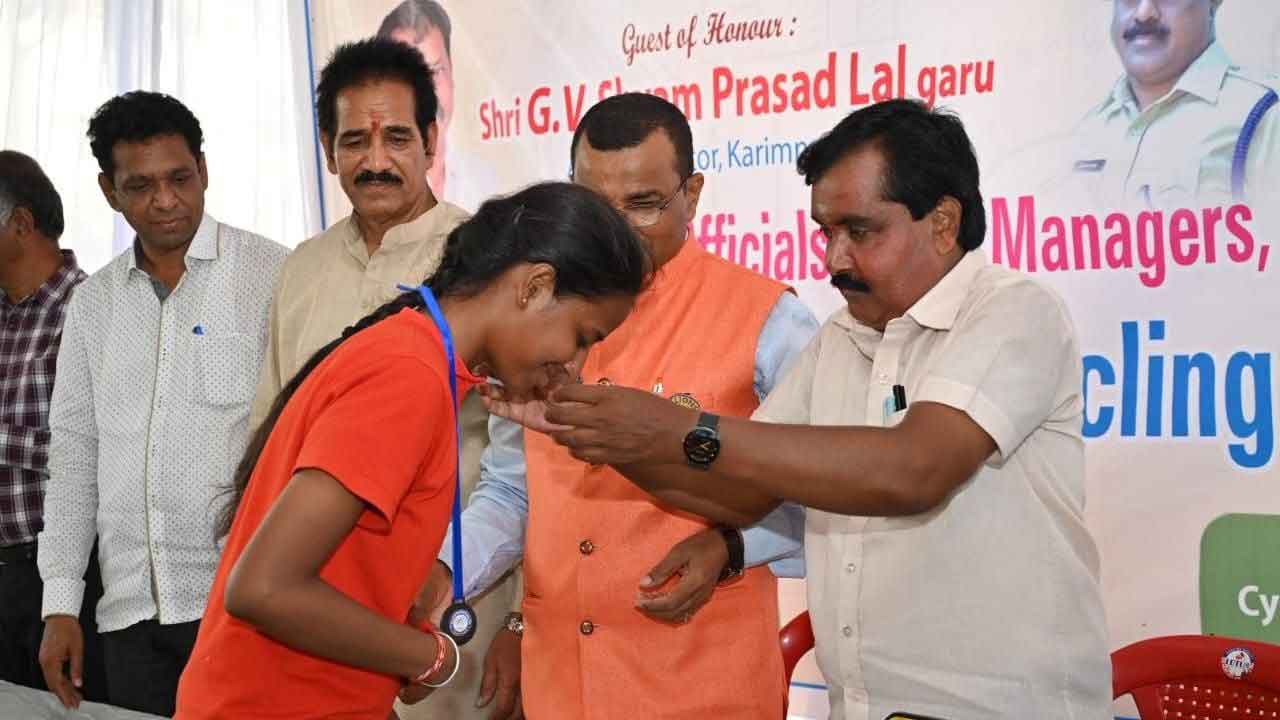 సైక్లింగ్‌లో దేవునిగూడెం యువతి సత్తా