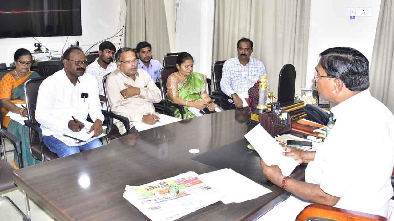 చెరువులు, కాల్వల మరమ్మతు చేపట్టాలి : మంత్రి నిరంజన్‌ రెడ్డి