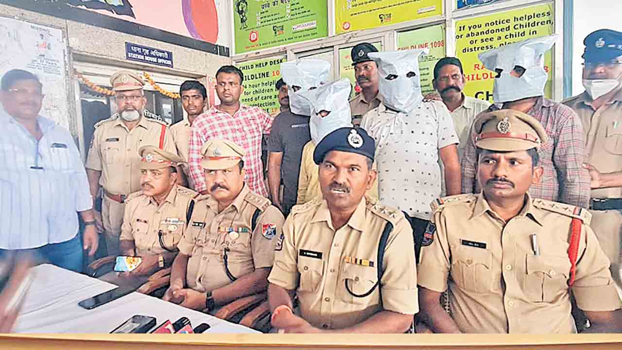 హైదరాబాద్‌లో నిల్వ..ఢిల్లీ, రాజస్థాన్‌లోవిక్రయం