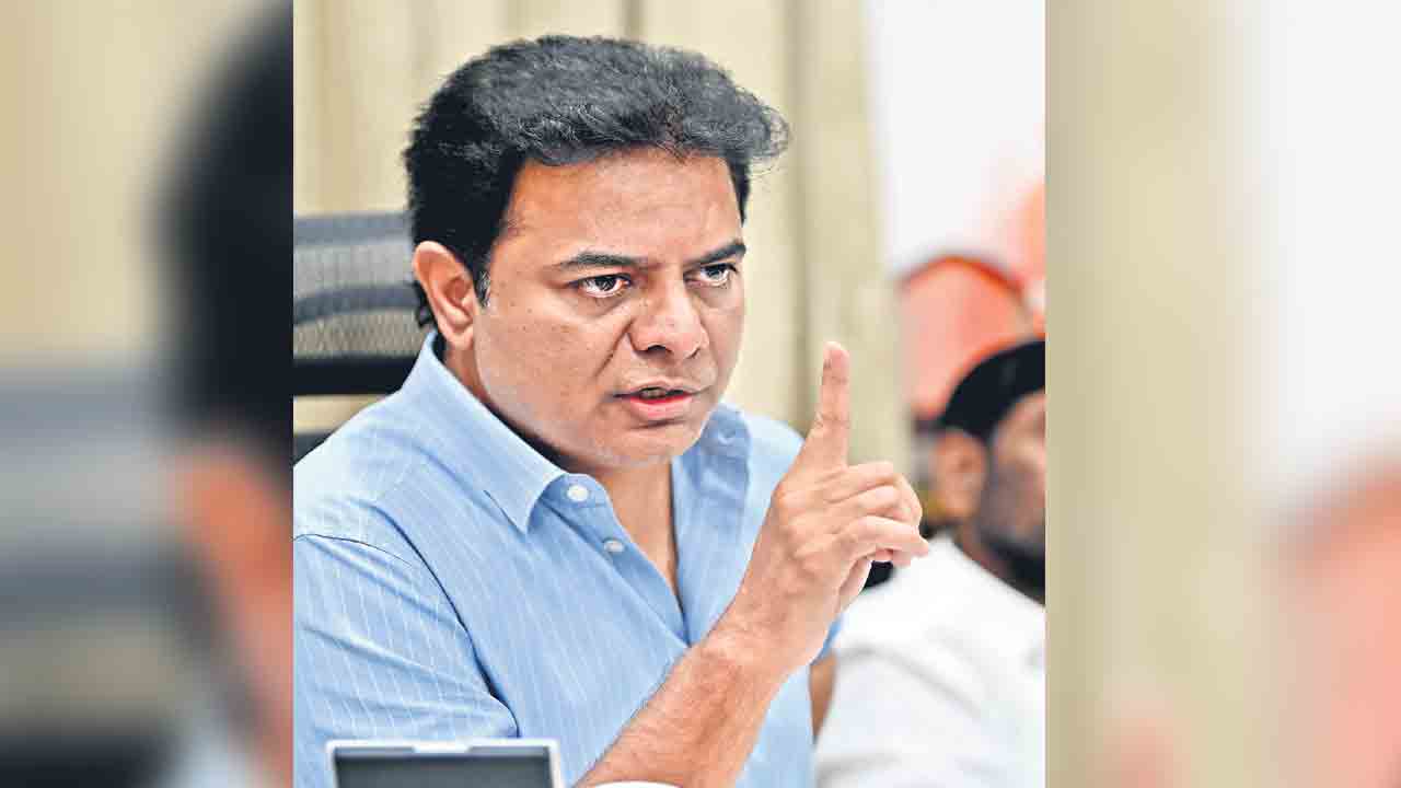 హిందీ.. రుద్దుడేంది.. ఒత్తిడి చేయటం రాజ్యాంగ విరుద్ధమే