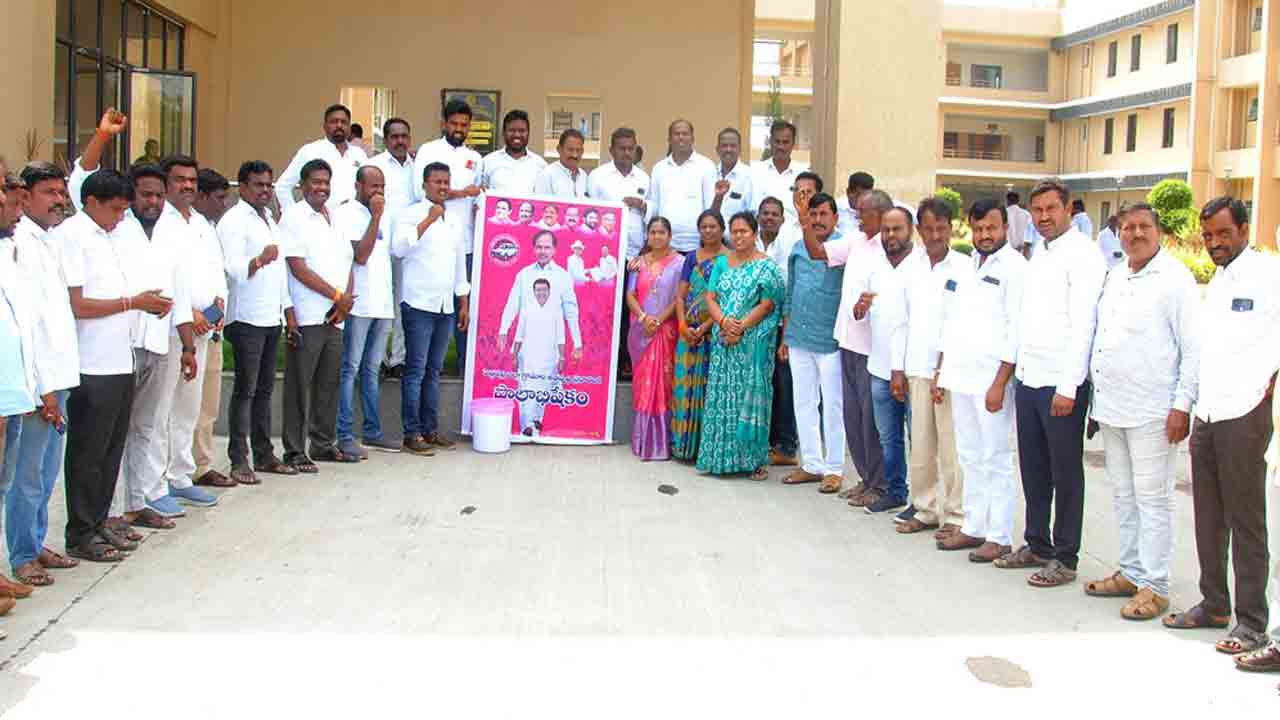 సర్పంచుల ఆనందహేళ.. పంచాయతీలకు నిధుల వరదపై సంబురం