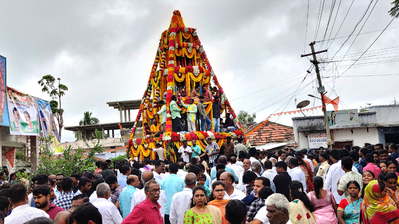 కనులపండువలా రథోత్సవం