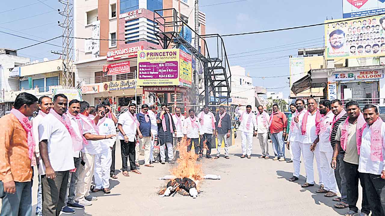 బీజేపీ తీరుపై నిరసనల వెల్లువ