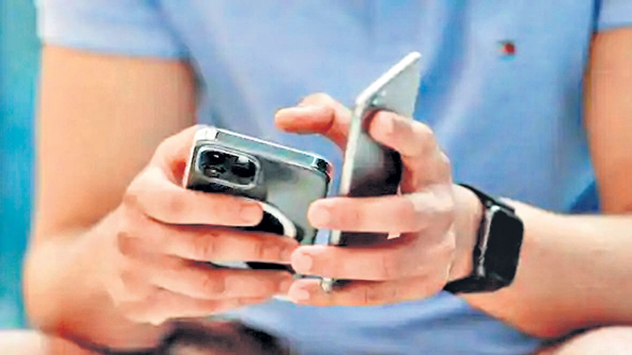 ఐఫోన్‌ యూజర్లకు హెచ్చరిక