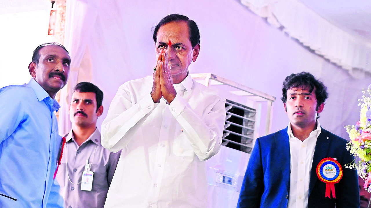 వైద్యం కోసం హైదరాబాదోళ్లో వరంగల్ రావలె