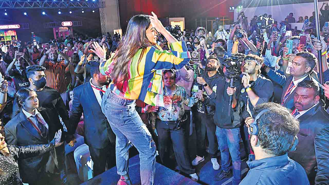 సందడిగా ‘మెటా క్రియేటర్స్‌ డే’